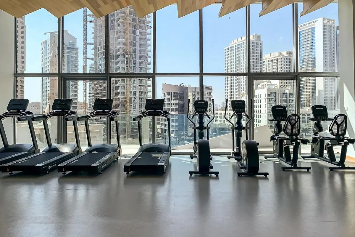 Frank Porter - Stella Maris Apartment Dubai